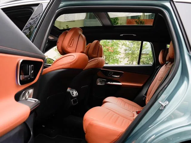 Mercedes-Benz GLC 2025 GLC 300 L 4MATIC De lujo 5 Asiento interior foto 12 Mercedes-Benz GLC 2025 GLC 300 L 4MATIC De lujo 5 Asiento interior foto 12