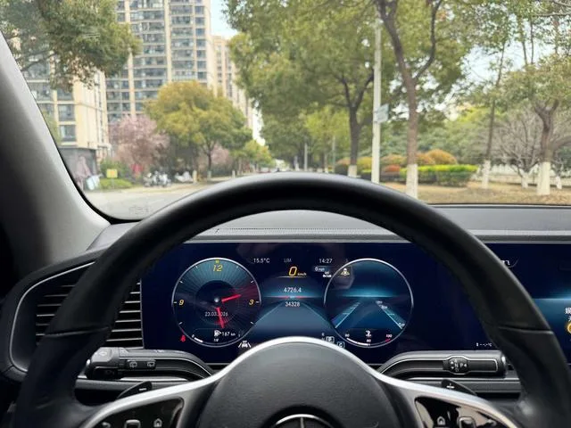 Mercedes-Benz GLE (Imported) 2023 GLE 350 4MATIC Style tendance extérieur photo 9 Mercedes-Benz GLE (Imported) 2023 GLE 350 4MATIC Style tendance extérieur photo 9