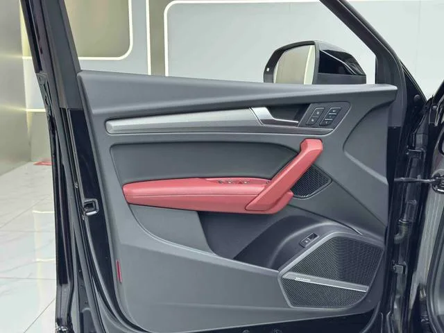 Audi Q5L 2022 45T Deluxe dinámico interior foto 12 Audi Q5L 2022 45T Deluxe dinámico interior foto 12
