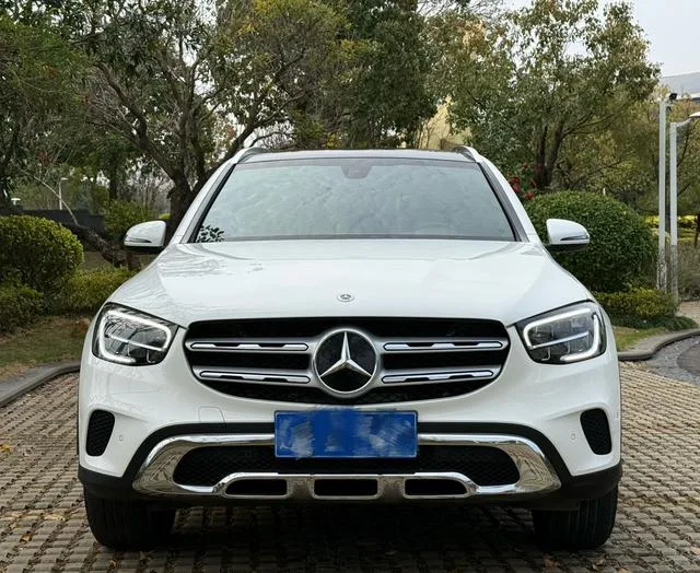 Mercedes-Benz GLC 2021 GLC 260 L 4MATIC Dynamic exterior photo 2 Mercedes-Benz GLC 2021 GLC 260 L 4MATIC Dynamic exterior photo 2