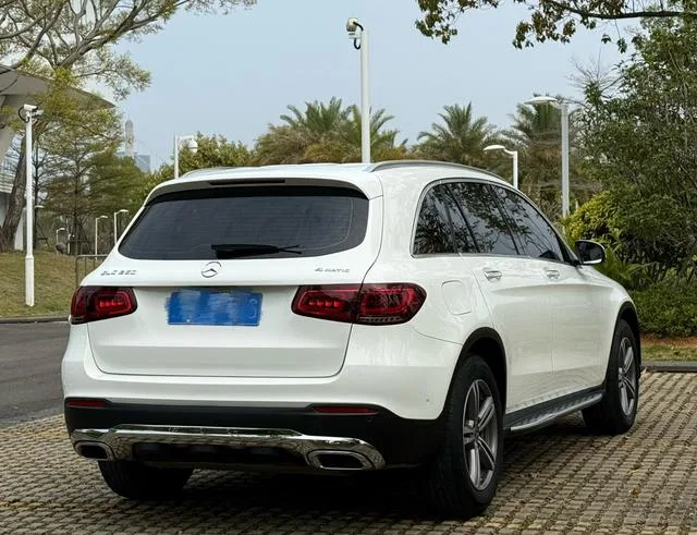 Mercedes-Benz GLC 2021 GLC 260 L 4MATIC Dynamic exterior photo 3 Mercedes-Benz GLC 2021 GLC 260 L 4MATIC Dynamic exterior photo 3