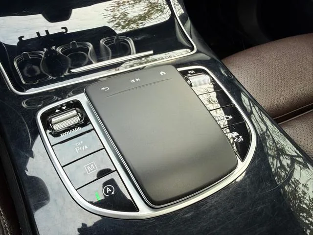 Mercedes-Benz GLC 2021 GLC 260 L 4MATIC Dynamic interior photo 11 Mercedes-Benz GLC 2021 GLC 260 L 4MATIC Dynamic interior photo 11