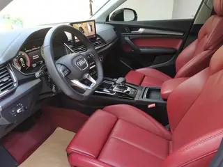 Audi Q5L 2022 Restyling 40T Deluxe Dynamic interior photo 9 Audi Q5L 2022 Restyling 40T Deluxe Dynamic interior photo 9
