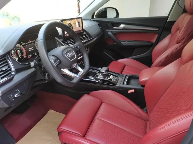 Audi Q5L 2022 Restyling 40T Deluxe Dynamic interior photo 9 Audi Q5L 2022 Restyling 40T Deluxe Dynamic interior photo 9