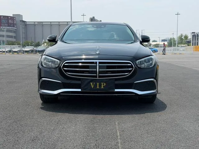 Mercedes-Benz E-Class 2022 Second change E 300 L Premium Trim Passenger car exterior photo 2 Mercedes-Benz E-Class 2022 Second change E 300 L Premium Trim Passenger car exterior photo 2