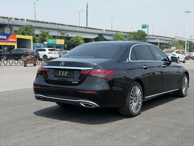 Mercedes-Benz E-Class 2022 Second change E 300 L Premium Trim Passenger car exterior photo 4 Mercedes-Benz E-Class 2022 Second change E 300 L Premium Trim Passenger car exterior photo 4