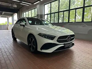 Mercedes-Benz A-Class 2024 A 200 L Edición de moda exterior foto 3 Mercedes-Benz A-Class 2024 A 200 L Edición de moda exterior foto 3