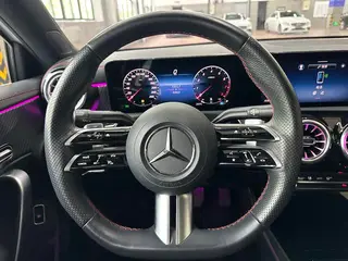 Mercedes-Benz A-Class 2024 A 200 L Edición de moda interior foto 15 Mercedes-Benz A-Class 2024 A 200 L Edición de moda interior foto 15
