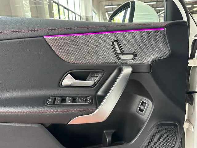 Mercedes-Benz A-Class 2024 A 200 L Edición de moda interior foto 17 Mercedes-Benz A-Class 2024 A 200 L Edición de moda interior foto 17