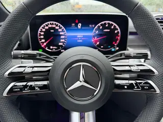 Mercedes-Benz C-Class 2024 C 260 L Versión deportiva interior foto 13 Mercedes-Benz C-Class 2024 C 260 L Versión deportiva interior foto 13