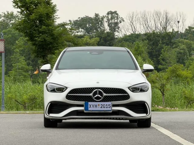 Mercedes-Benz C-Class 2023 Reforma C 260 L Versión deportiva exterior foto 2 Mercedes-Benz C-Class 2023 Reforma C 260 L Versión deportiva exterior foto 2