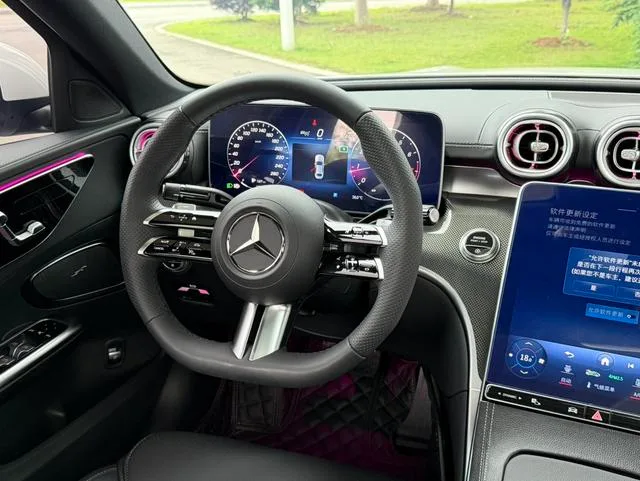 Mercedes-Benz C-Class 2023 Reforma C 260 L Versión deportiva exterior foto 6 Mercedes-Benz C-Class 2023 Reforma C 260 L Versión deportiva exterior foto 6