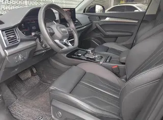 Audi Q5L 2021 45 TFSI Deluxe Dynamic interior photo 9 Audi Q5L 2021 45 TFSI Deluxe Dynamic interior photo 9
