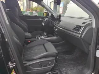 Audi Q5L 2021 45 TFSI Deluxe Dynamic interior photo 11 Audi Q5L 2021 45 TFSI Deluxe Dynamic interior photo 11