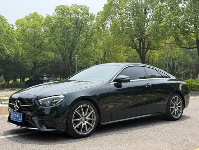 Mercedes-Benz E-Class (Imported) 2021 Reforma E 260 Coupé exterior foto 1 Mercedes-Benz E-Class (Imported) 2021 Reforma E 260 Coupé exterior foto 1