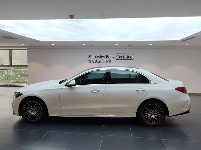Mercedes-Benz C-Class 2022 C 260 L Versión deportiva exterior foto 7 Mercedes-Benz C-Class 2022 C 260 L Versión deportiva exterior foto 7