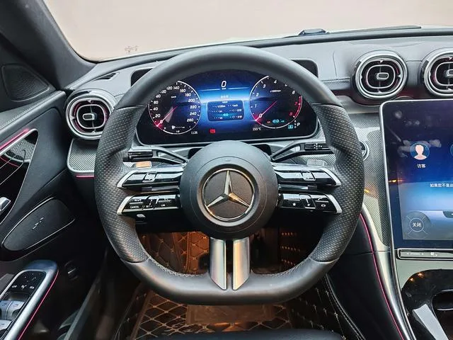 Mercedes-Benz C-Class 2022 C 260 L Versión deportiva interior foto 15 Mercedes-Benz C-Class 2022 C 260 L Versión deportiva interior foto 15