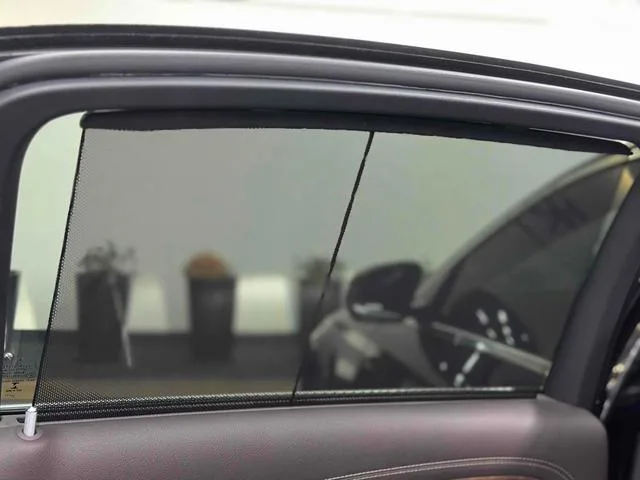 Mercedes-Benz E-Class 2022 E 300 L Luxury type Passenger car interior photo 11 Mercedes-Benz E-Class 2022 E 300 L Luxury type Passenger car interior photo 11
