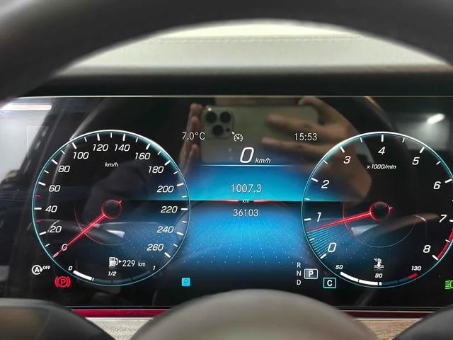 Mercedes-Benz E-Class 2022 E 300 L Luxury type Passenger car interior photo 13 Mercedes-Benz E-Class 2022 E 300 L Luxury type Passenger car interior photo 13