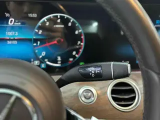 Mercedes-Benz E-Class 2022 E 300 L Luxury type Passenger car interior photo 14 Mercedes-Benz E-Class 2022 E 300 L Luxury type Passenger car interior photo 14