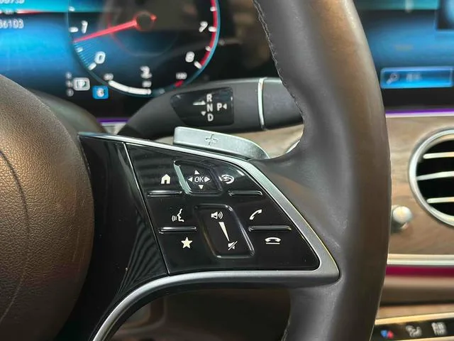 Mercedes-Benz E-Class 2022 E 300 L Luxury type Passenger car interior photo 16 Mercedes-Benz E-Class 2022 E 300 L Luxury type Passenger car interior photo 16