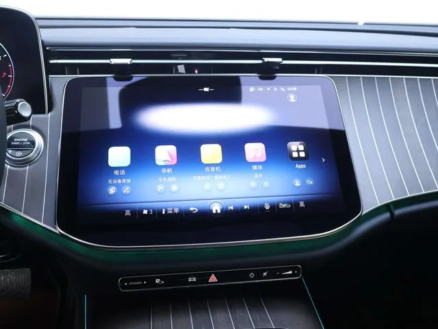 Mercedes-Benz E-Class 2024 E 300 L Fashionable Passenger car interior photo 11 Mercedes-Benz E-Class 2024 E 300 L Fashionable Passenger car interior photo 11