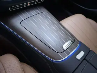 Mercedes-Benz E-Class 2024 E 300 L Fashionable Passenger car interior photo 13 Mercedes-Benz E-Class 2024 E 300 L Fashionable Passenger car interior photo 13