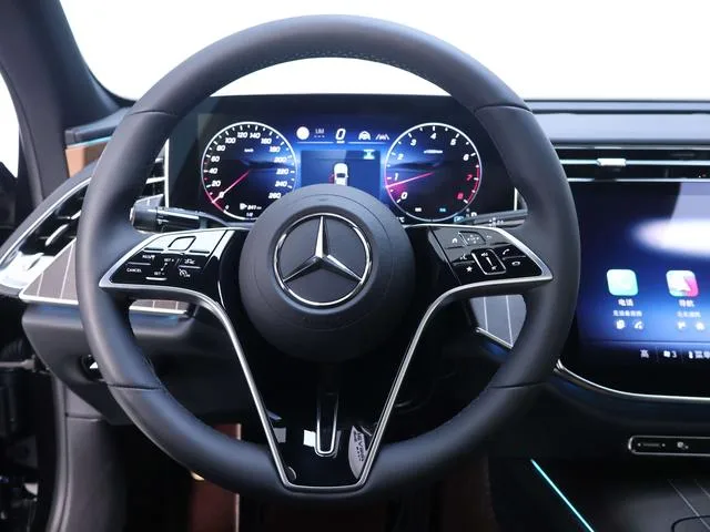 Mercedes-Benz E-Class 2024 E 300 L Fashionable Passenger car interior photo 17 Mercedes-Benz E-Class 2024 E 300 L Fashionable Passenger car interior photo 17