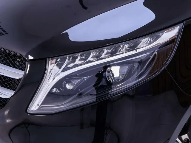 Mercedes-Benz V-Class 2022 V 260 Versión piloto exterior foto 5 Mercedes-Benz V-Class 2022 V 260 Versión piloto exterior foto 5