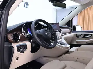 Mercedes-Benz V-Class 2022 V 260 Versión piloto interior foto 12 Mercedes-Benz V-Class 2022 V 260 Versión piloto interior foto 12