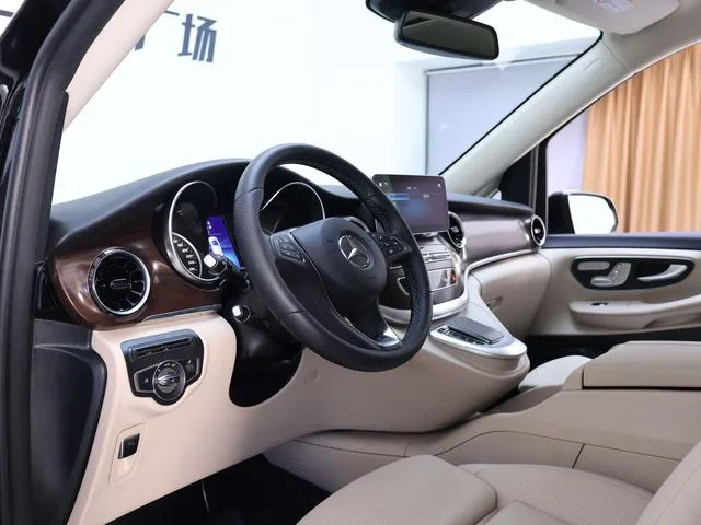 Mercedes-Benz V-Class 2022 V 260 Versión piloto interior foto 12 Mercedes-Benz V-Class 2022 V 260 Versión piloto interior foto 12