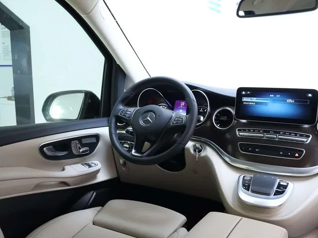 Mercedes-Benz V-Class 2022 V 260 Versión piloto interior foto 15 Mercedes-Benz V-Class 2022 V 260 Versión piloto interior foto 15