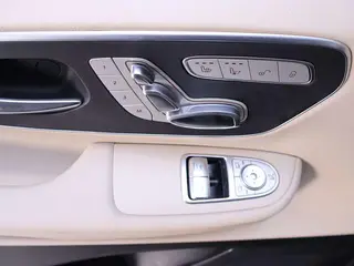 Mercedes-Benz V-Class 2022 V 260 Versión piloto interior foto 17 Mercedes-Benz V-Class 2022 V 260 Versión piloto interior foto 17