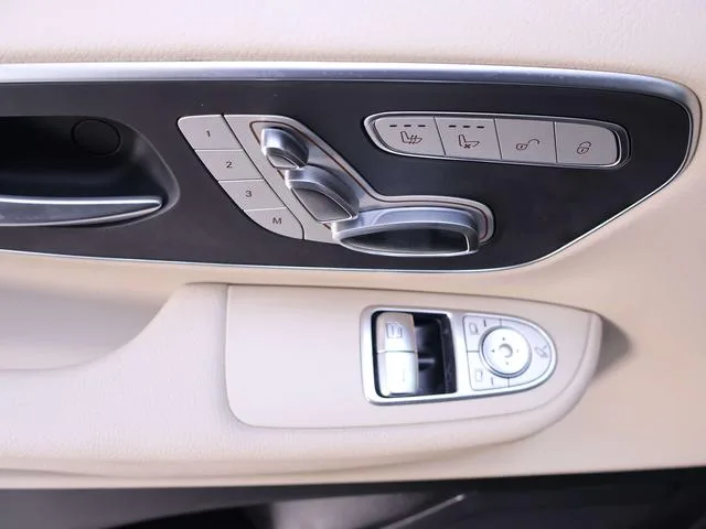 Mercedes-Benz V-Class 2022 V 260 Versión piloto interior foto 17 Mercedes-Benz V-Class 2022 V 260 Versión piloto interior foto 17