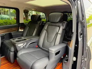 Mercedes-Benz V-Class 2022 V 260 L Edición de lujo de batalla larga interior foto 13 Mercedes-Benz V-Class 2022 V 260 L Edición de lujo de batalla larga interior foto 13