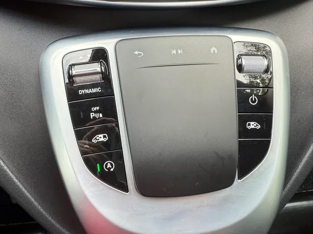 Mercedes-Benz V-Class 2022 V 260 L Edición de lujo de batalla larga interior foto 14 Mercedes-Benz V-Class 2022 V 260 L Edición de lujo de batalla larga interior foto 14