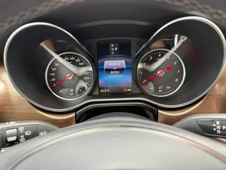 Mercedes-Benz V-Class 2022 V 260 L Edición de lujo de batalla larga interior foto 16 Mercedes-Benz V-Class 2022 V 260 L Edición de lujo de batalla larga interior foto 16