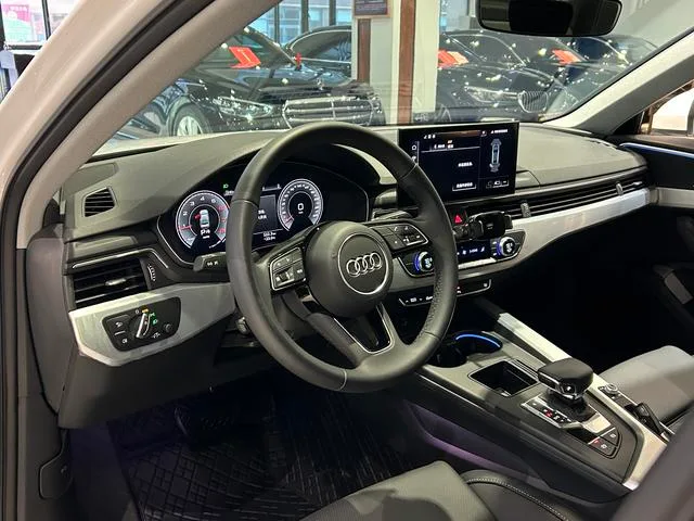 Audi A4L 2025 200 Versión Yuexiang de diez mil vehículos 40 TFSI Tipo dinámico de moda exterior foto 4 Audi A4L 2025 200 Versión Yuexiang de diez mil vehículos 40 TFSI Tipo dinámico de moda exterior foto 4
