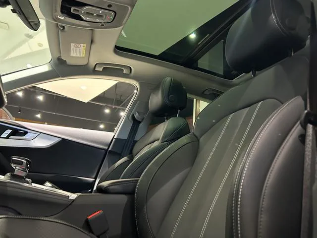 Audi A4L 2025 200 Versión Yuexiang de diez mil vehículos 40 TFSI Tipo dinámico de moda exterior foto 7 Audi A4L 2025 200 Versión Yuexiang de diez mil vehículos 40 TFSI Tipo dinámico de moda exterior foto 7