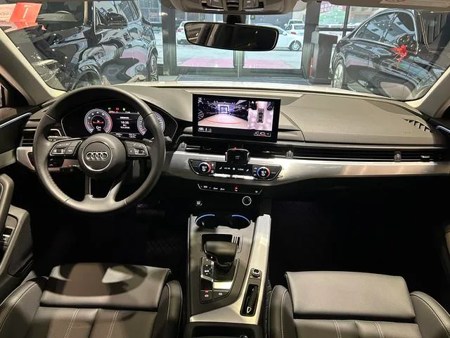 Audi A4L 2025 200 Versión Yuexiang de diez mil vehículos 40 TFSI Tipo dinámico de moda exterior foto 8 Audi A4L 2025 200 Versión Yuexiang de diez mil vehículos 40 TFSI Tipo dinámico de moda exterior foto 8