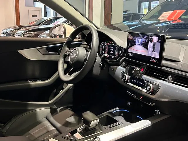 Audi A4L 2025 200 Versión Yuexiang de diez mil vehículos 40 TFSI Tipo dinámico de moda interior foto 10 Audi A4L 2025 200 Versión Yuexiang de diez mil vehículos 40 TFSI Tipo dinámico de moda interior foto 10