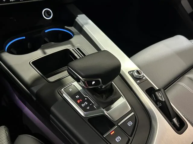 Audi A4L 2025 200 Versión Yuexiang de diez mil vehículos 40 TFSI Tipo dinámico de moda interior foto 11 Audi A4L 2025 200 Versión Yuexiang de diez mil vehículos 40 TFSI Tipo dinámico de moda interior foto 11