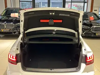 Audi A4L 2025 200 Versión Yuexiang de diez mil vehículos 40 TFSI Tipo dinámico de moda interior foto 13 Audi A4L 2025 200 Versión Yuexiang de diez mil vehículos 40 TFSI Tipo dinámico de moda interior foto 13