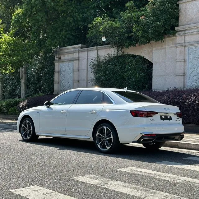 Audi A4L 2022 40 TFSI Tipo dinámico de moda exterior foto 4 Audi A4L 2022 40 TFSI Tipo dinámico de moda exterior foto 4