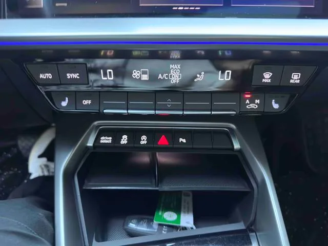 Audi A3 2023 Restyling A3L Limousine 35 TFSI Luxury Sport interior photo 12 Audi A3 2023 Restyling A3L Limousine 35 TFSI Luxury Sport interior photo 12