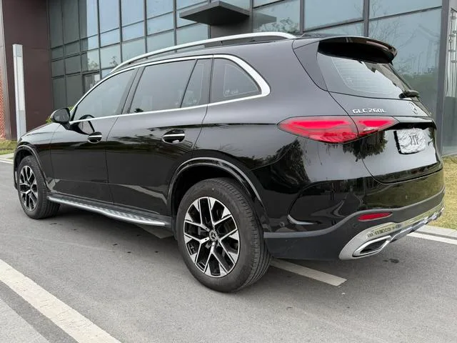 Mercedes-Benz GLC 2024 GLC 260 L 4MATIC Type dynamique 5 Siège intérieur photo 8 Mercedes-Benz GLC 2024 GLC 260 L 4MATIC Type dynamique 5 Siège intérieur photo 8
