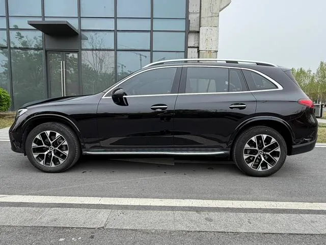 Mercedes-Benz GLC 2024 GLC 260 L 4MATIC Type dynamique 5 Siège intérieur photo 9 Mercedes-Benz GLC 2024 GLC 260 L 4MATIC Type dynamique 5 Siège intérieur photo 9