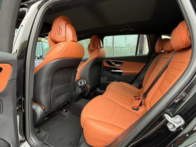 Mercedes-Benz GLC 2024 GLC 260 L 4MATIC Type dynamique 5 Siège intérieur photo 10 Mercedes-Benz GLC 2024 GLC 260 L 4MATIC Type dynamique 5 Siège intérieur photo 10