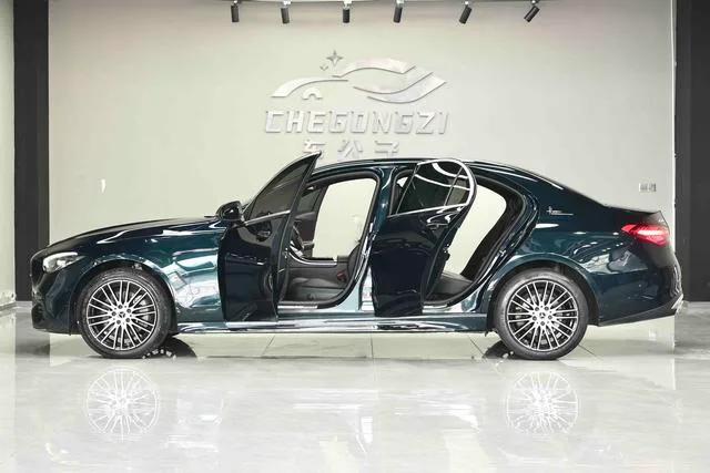 Mercedes-Benz C-Class 2023 Reforma C 260 L Versión deportiva exterior foto 3 Mercedes-Benz C-Class 2023 Reforma C 260 L Versión deportiva exterior foto 3