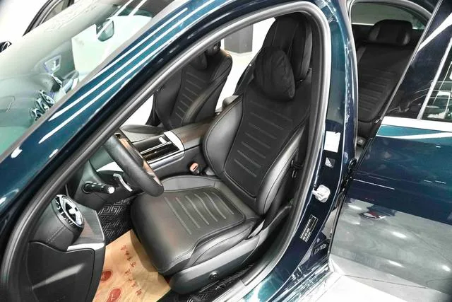 Mercedes-Benz C-Class 2023 Reforma C 260 L Versión deportiva interior foto 10 Mercedes-Benz C-Class 2023 Reforma C 260 L Versión deportiva interior foto 10